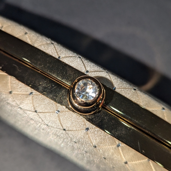 VINTAGE Diamond Pattern Handbag - Picture 2 of 8